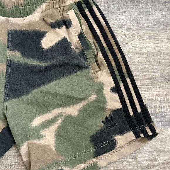 Adidas Original Camo 3 Stripe Shorts Size Medium - Picture 2 of 6